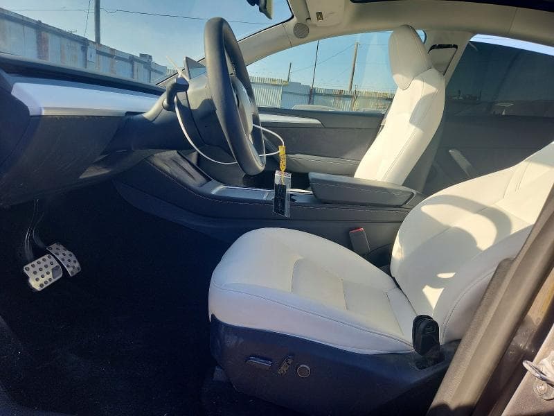 2025 TESLA MODEL Y 7