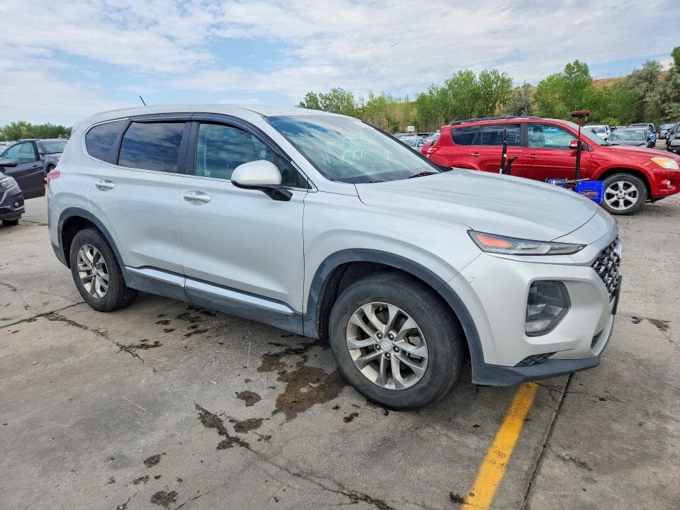 2019 HYUNDAI SANTA FE SE 4