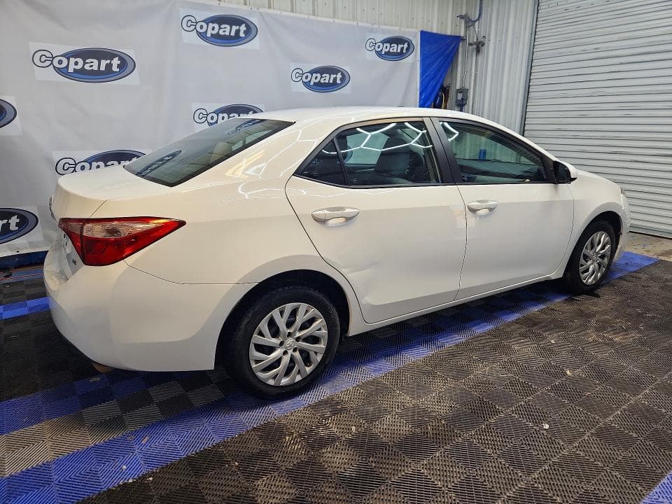 2018 TOYOTA COROLLA LE 3