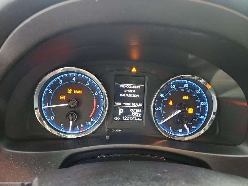 2018 TOYOTA COROLLA LE 9