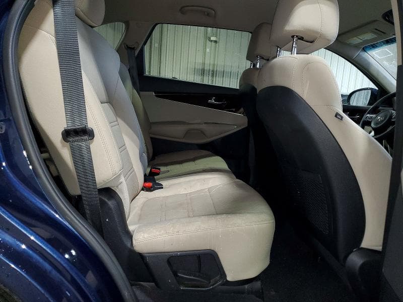 2017 KIA SORENTO LX V6 11