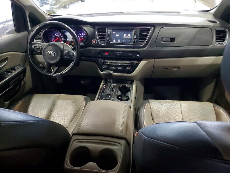 2018 KIA SEDONA LX 8