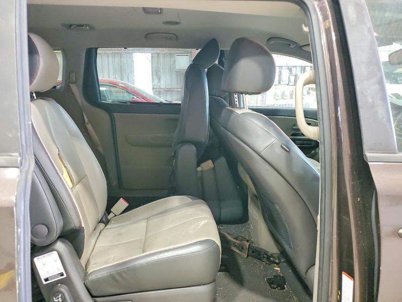 2018 KIA SEDONA LX 10