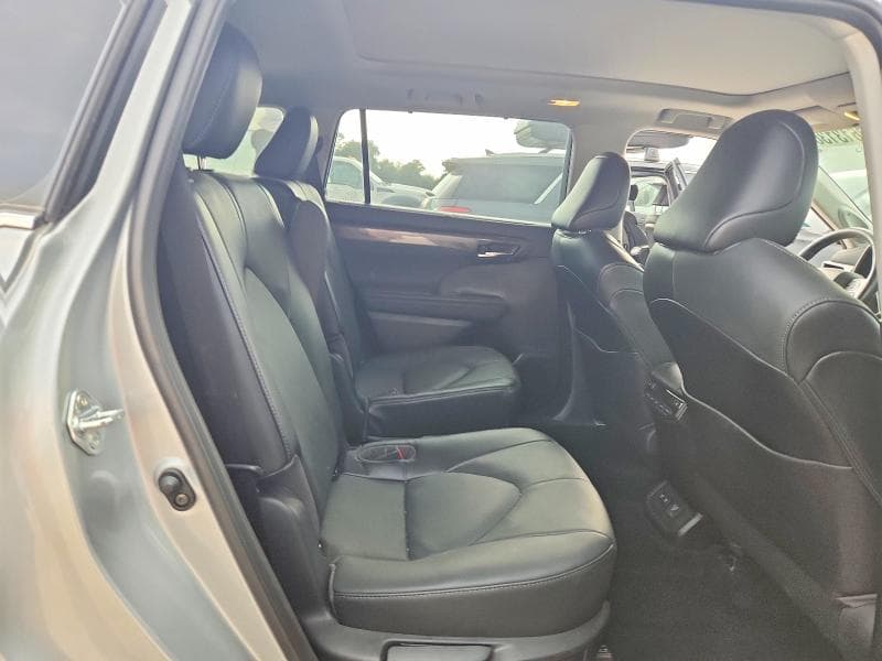 2021 TOYOTA HIGHLANDER HYBRID PLATINUM 11