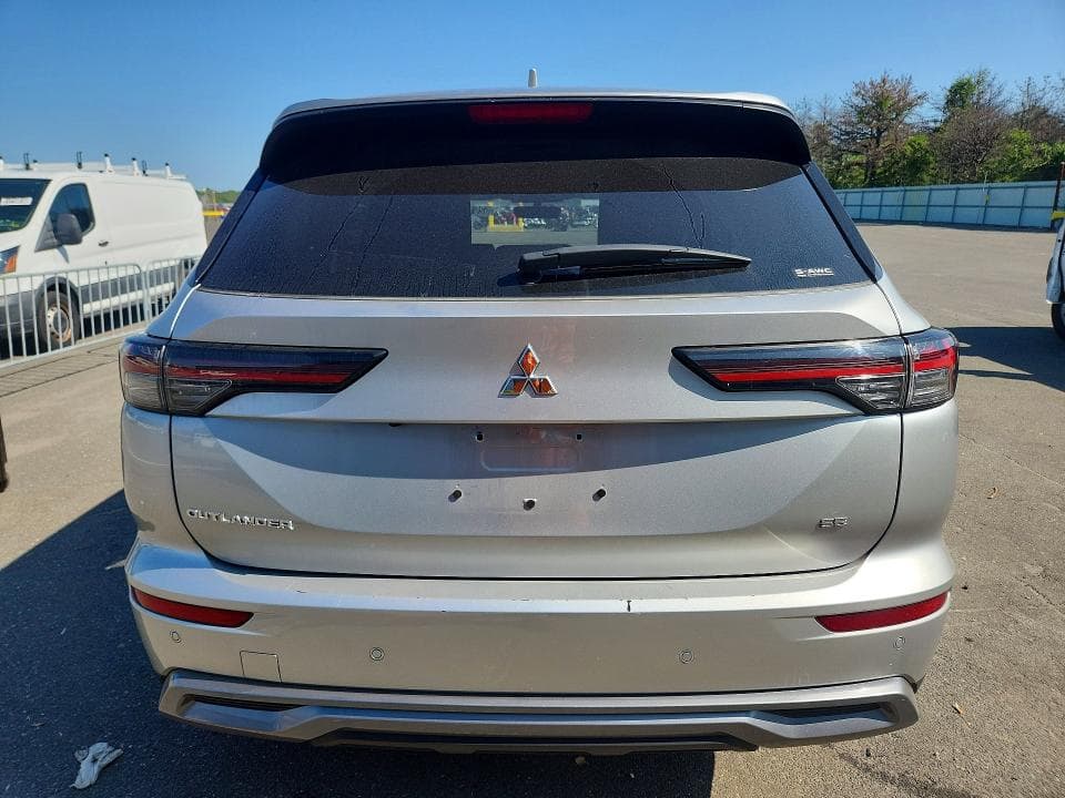 2025 MITSUBISHI OUTLANDER SE 6