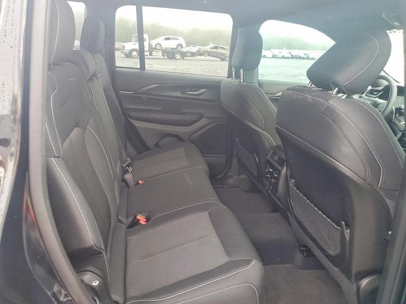 2025 JEEP GRAND CHEROKEE LAREDO 10