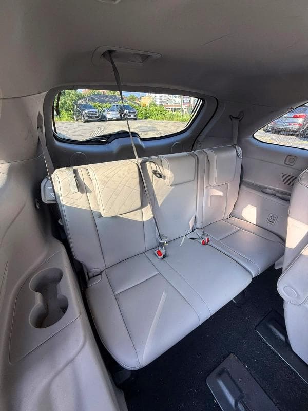 2019 TOYOTA HIGHLANDER LIMITED PLATINUM 8
