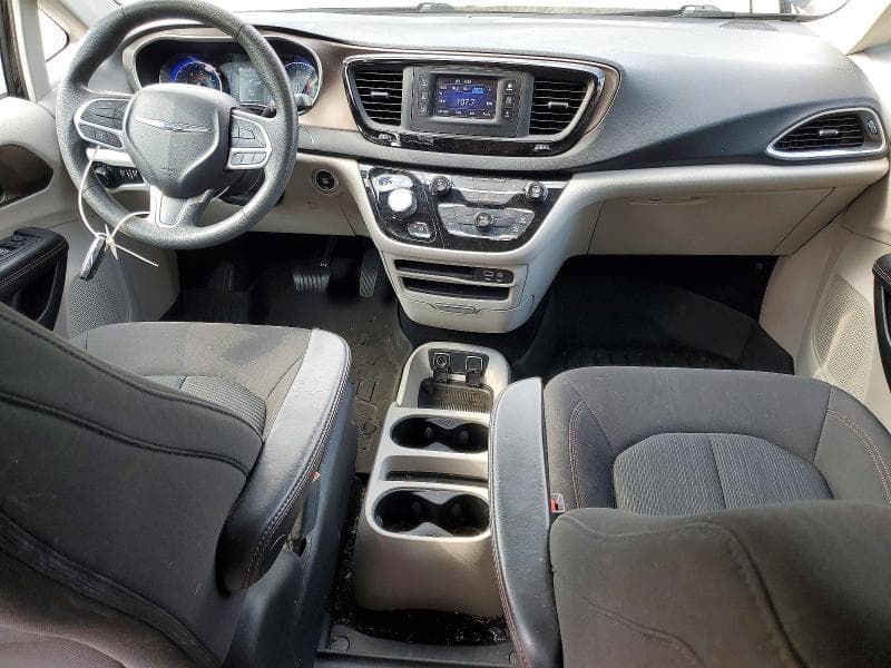 2017 CHRYSLER PACIFICA TOURING 8
