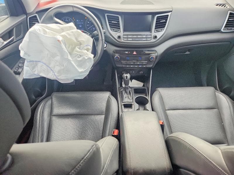 2017 HYUNDAI TUCSON SE PLUS 8