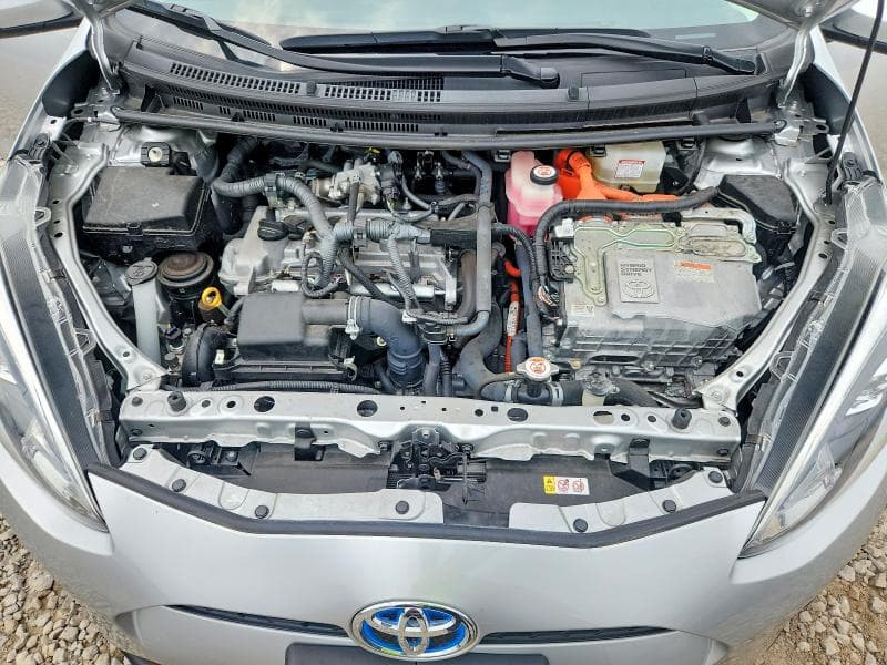 2019 TOYOTA PRIUS C L 11