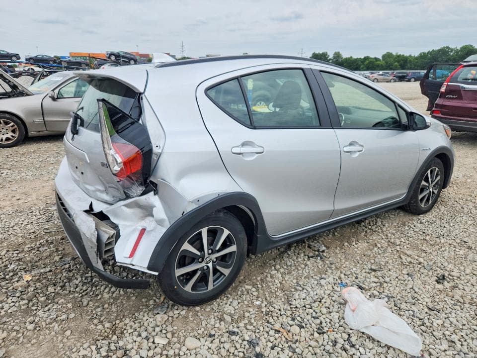 2019 TOYOTA PRIUS C L 3
