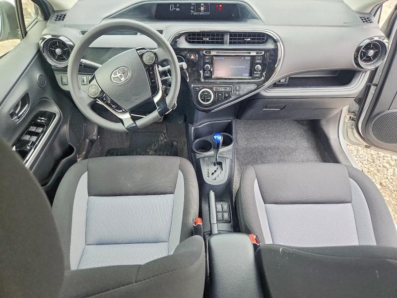 2019 TOYOTA PRIUS C L 8