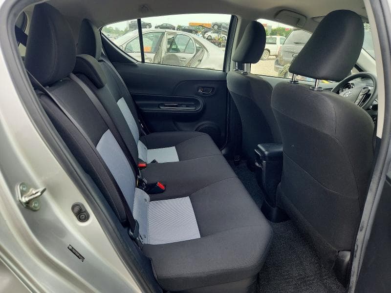 2019 TOYOTA PRIUS C L 10