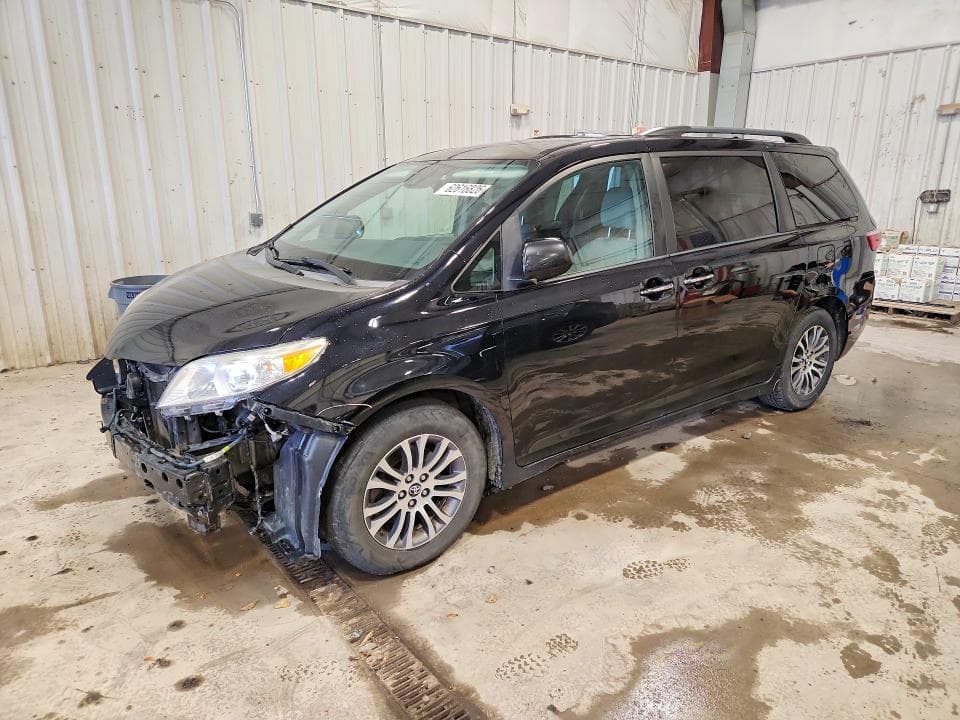 2018 TOYOTA SIENNA XLE 8-PASSENGER - 1