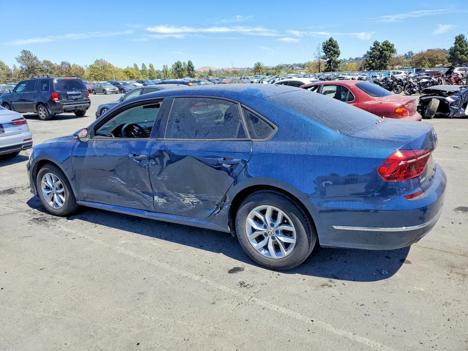 2018 VOLKSWAGEN PASSAT S 2