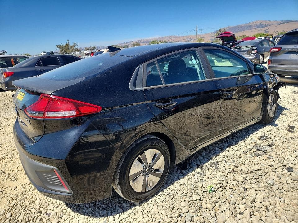 2018 HYUNDAI IONIQ BLUE 3