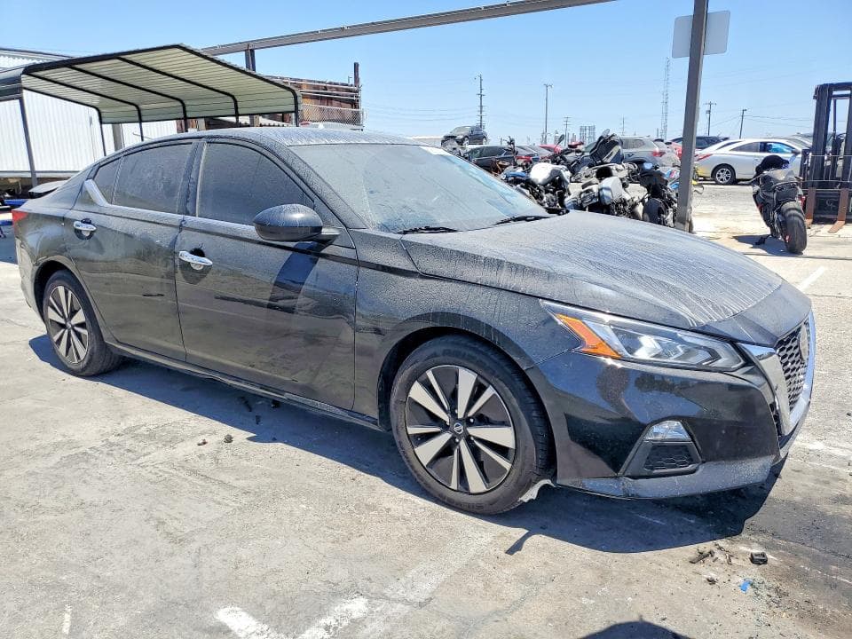 2021 NISSAN ALTIMA SV 4
