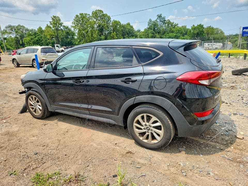 2017 HYUNDAI TUCSON SE 2