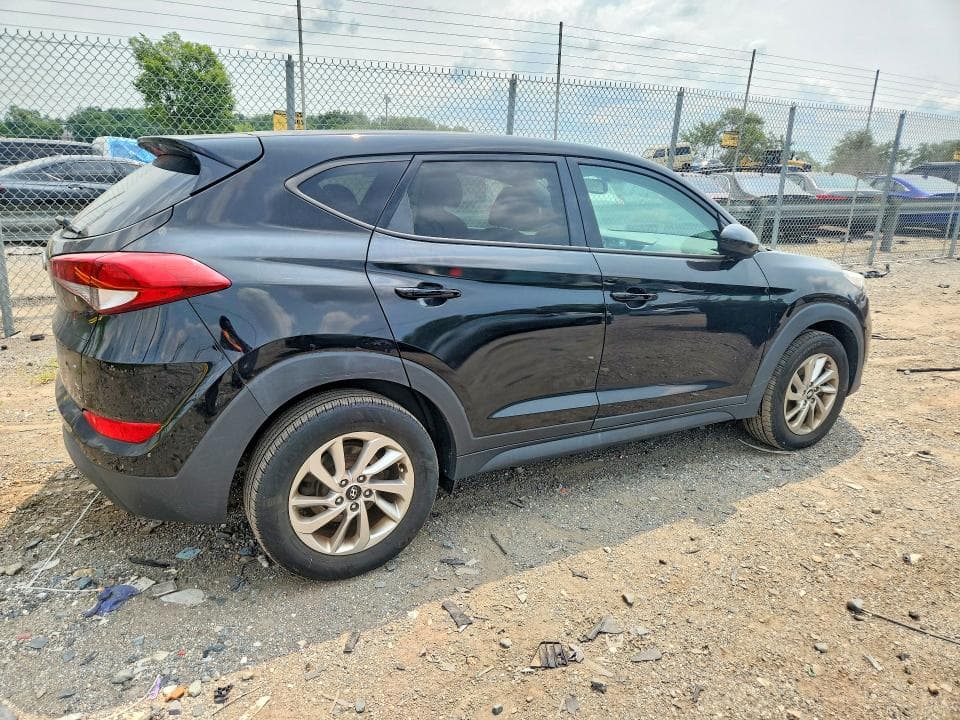 2017 HYUNDAI TUCSON SE 3