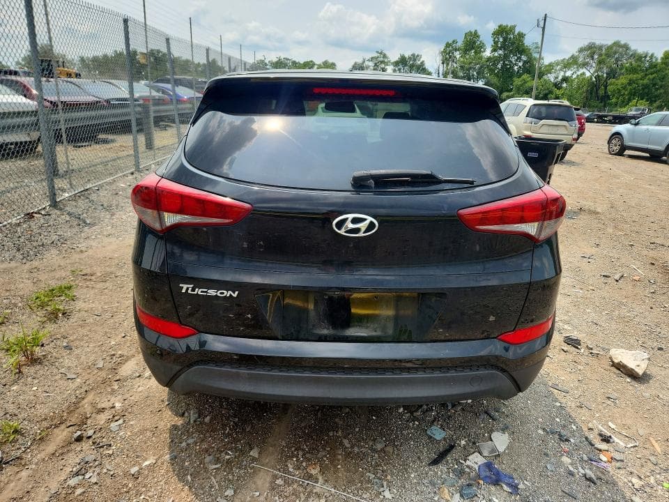 2017 HYUNDAI TUCSON SE 6