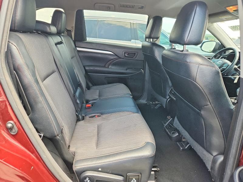 2017 TOYOTA HIGHLANDER LE PLUS 11