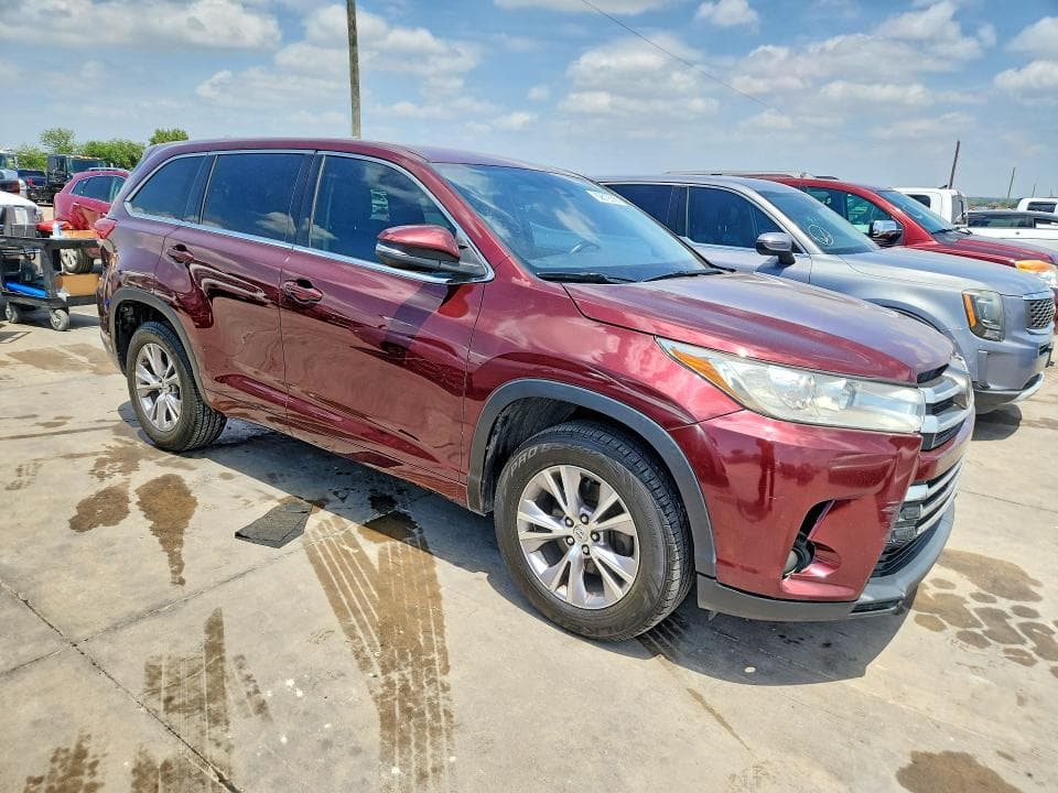 2017 TOYOTA HIGHLANDER LE PLUS 4