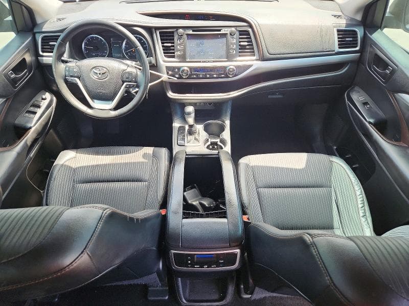 2017 TOYOTA HIGHLANDER LE PLUS 8