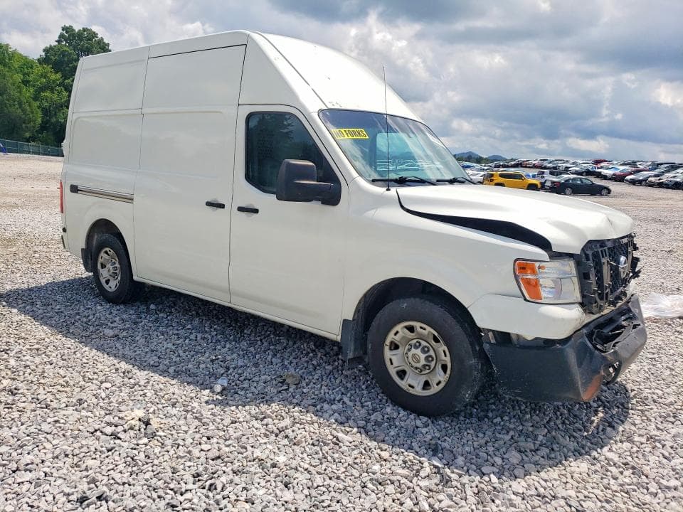 2018 NISSAN NV 2500 HD SV 4