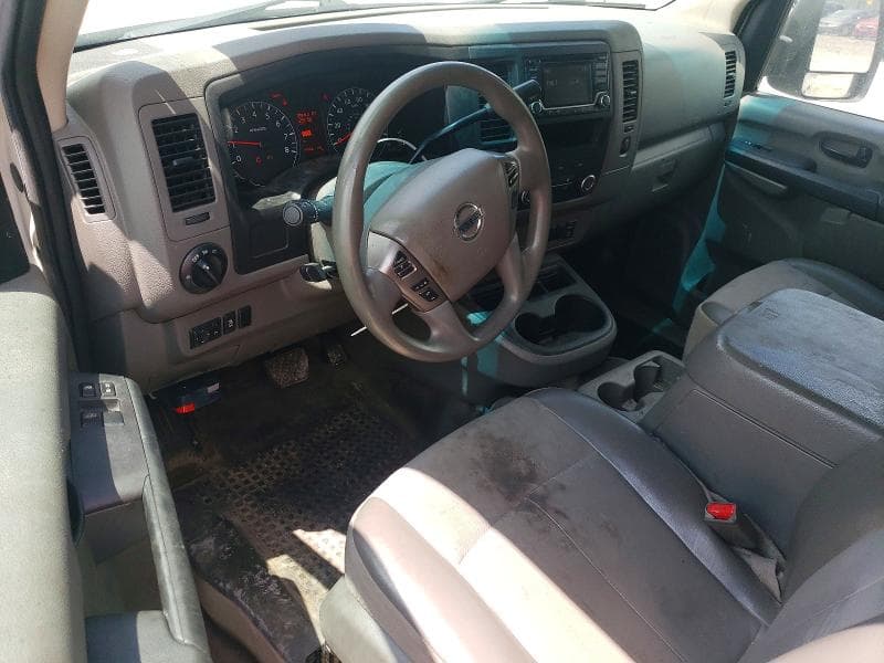 2018 NISSAN NV 2500 HD SV 9
