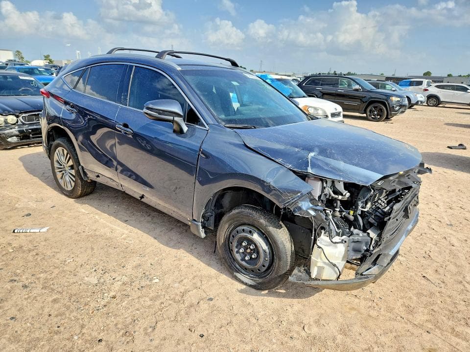 2024 TOYOTA VENZA XLE 4