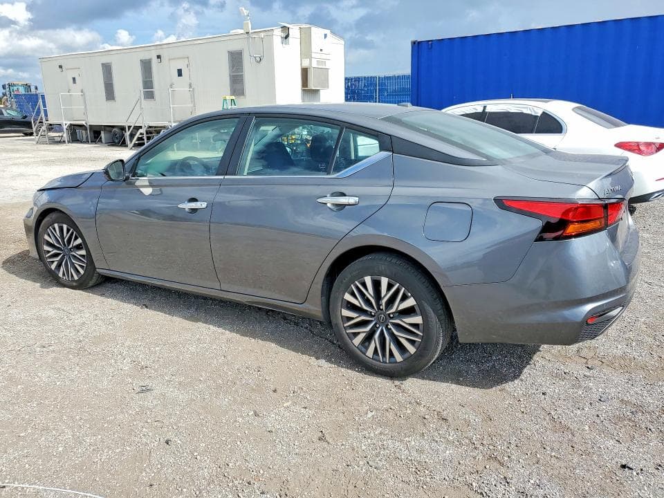 2025 NISSAN ALTIMA SV 2