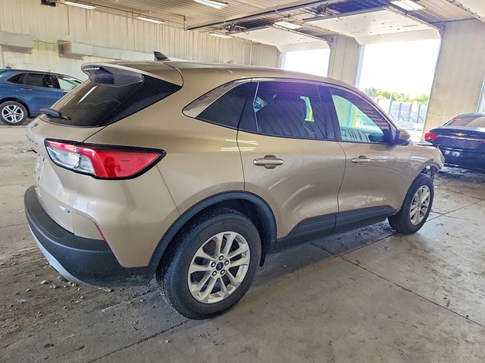 2020 FORD ESCAPE SE 3