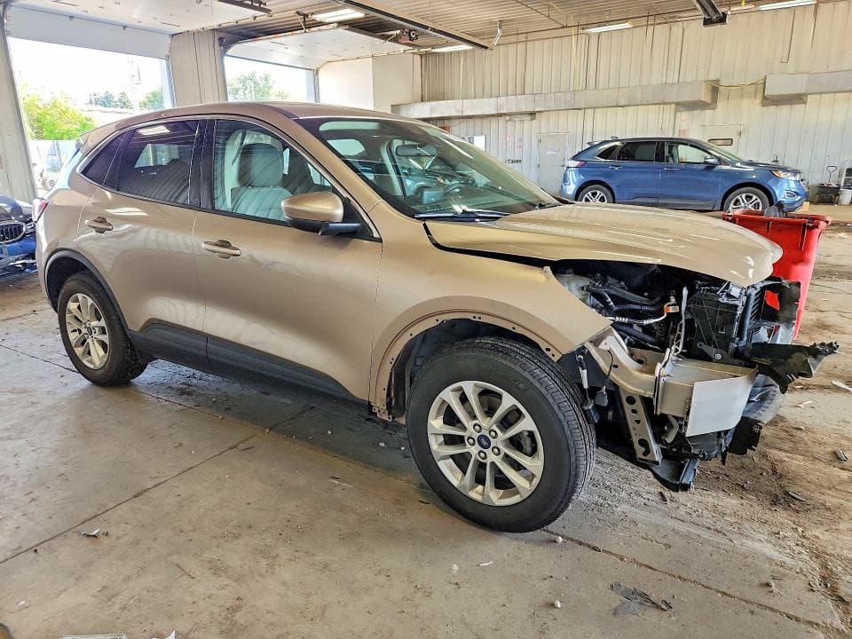 2020 FORD ESCAPE SE 4