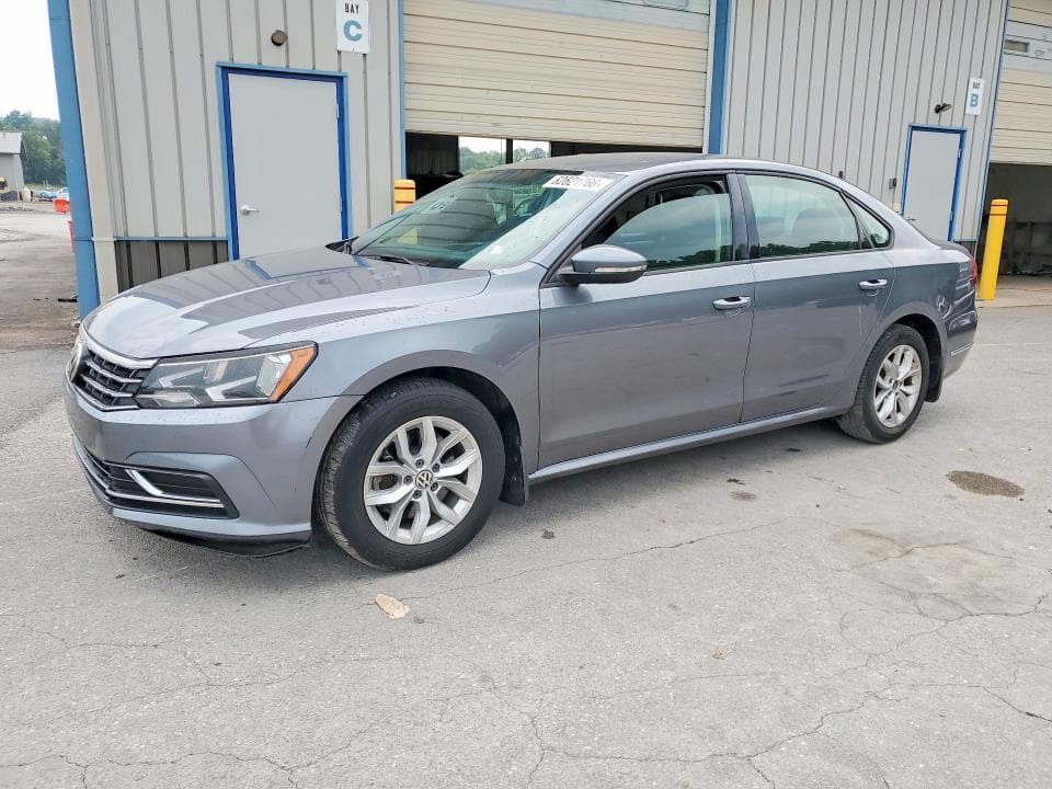 2018 VOLKSWAGEN PASSAT S - 1