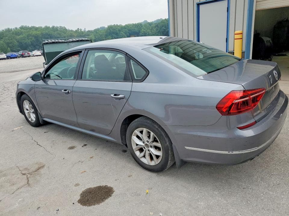 2018 VOLKSWAGEN PASSAT S 2