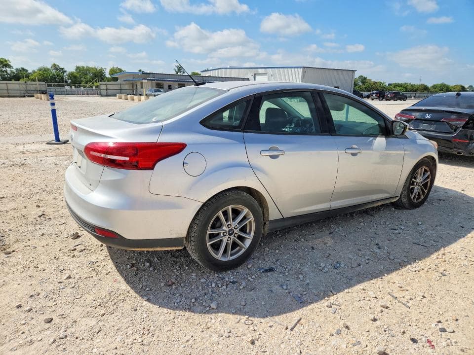 2017 FORD FOCUS SE 3