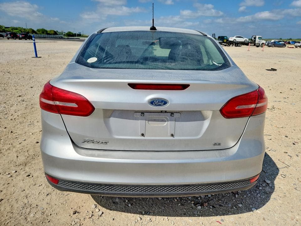2017 FORD FOCUS SE 6