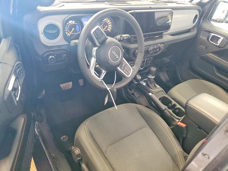2025 JEEP WRANGLER SAHARA 8