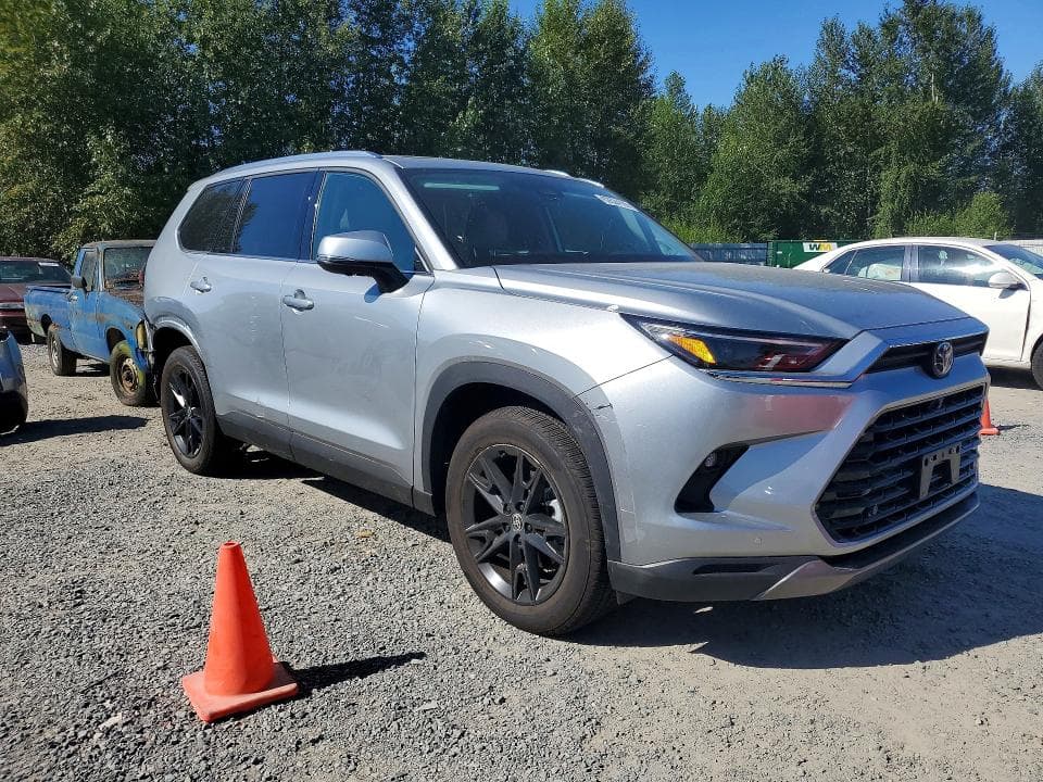 2024 TOYOTA GRAND HIGHLANDER LIMITED 4