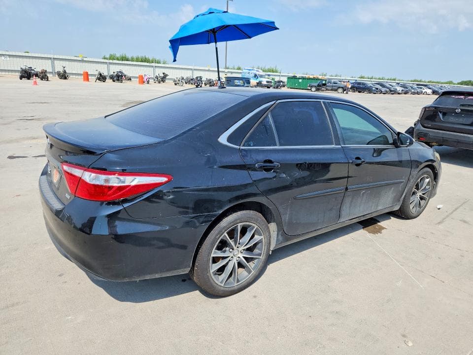 2017 TOYOTA CAMRY XSE 3