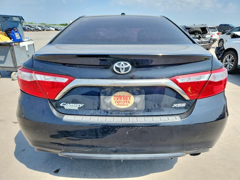 2017 TOYOTA CAMRY XSE 6