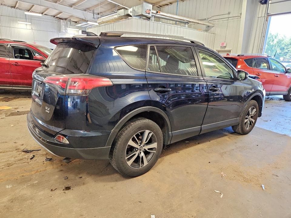2017 TOYOTA RAV4 XLE 3