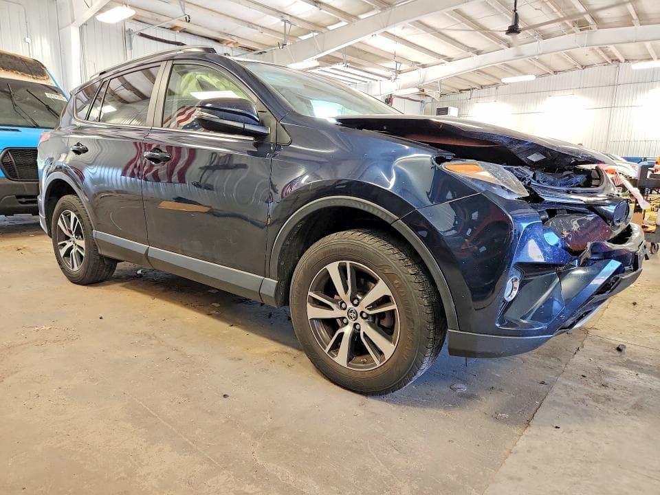 2017 TOYOTA RAV4 XLE 4
