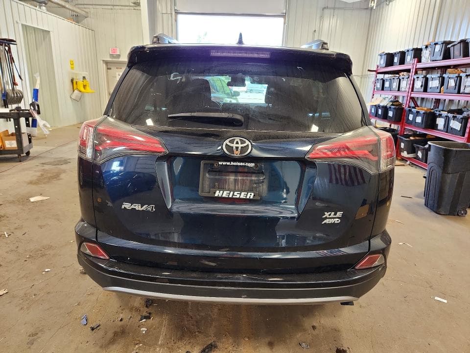 2017 TOYOTA RAV4 XLE 6