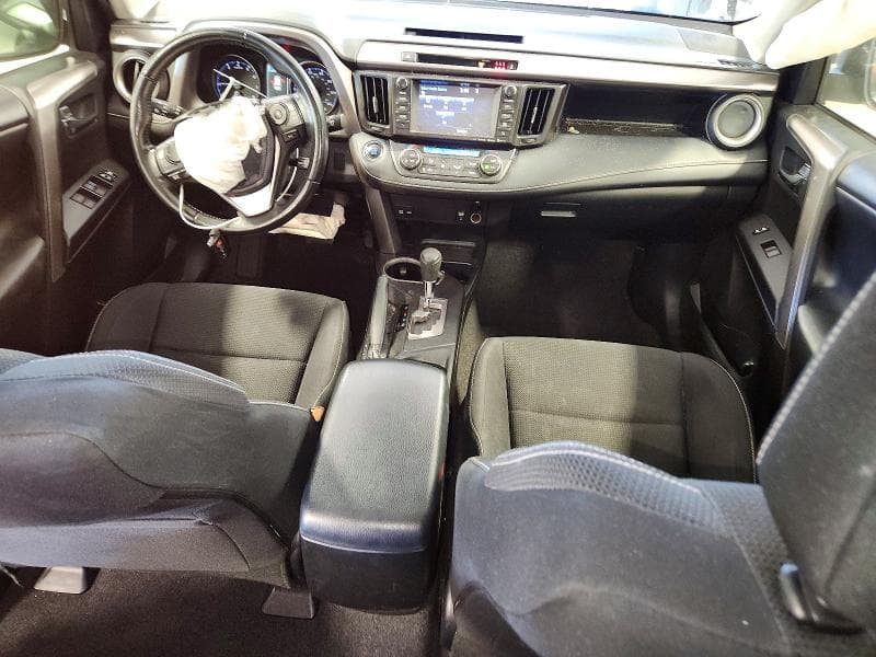 2017 TOYOTA RAV4 XLE 8