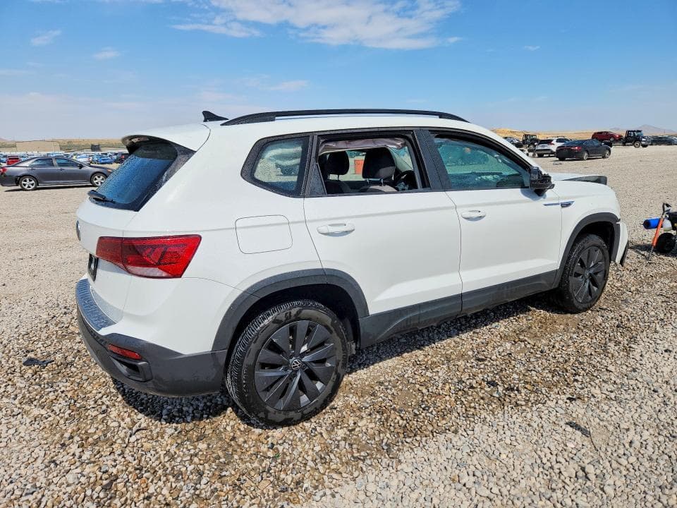 2023 VOLKSWAGEN TAOS S 3