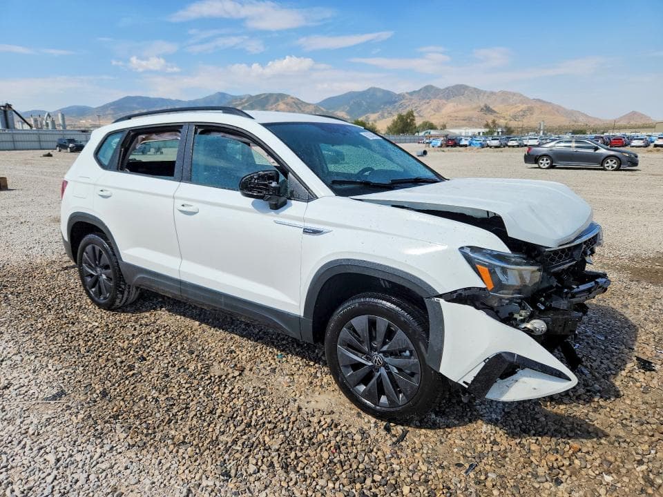2023 VOLKSWAGEN TAOS S 4