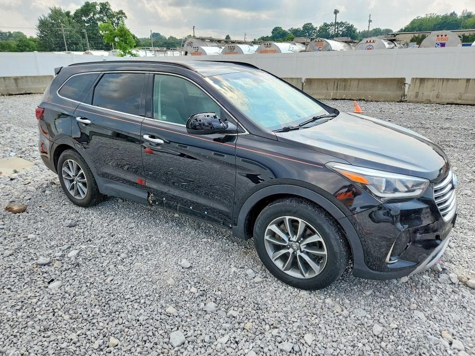 2017 HYUNDAI SANTA FE SE 4