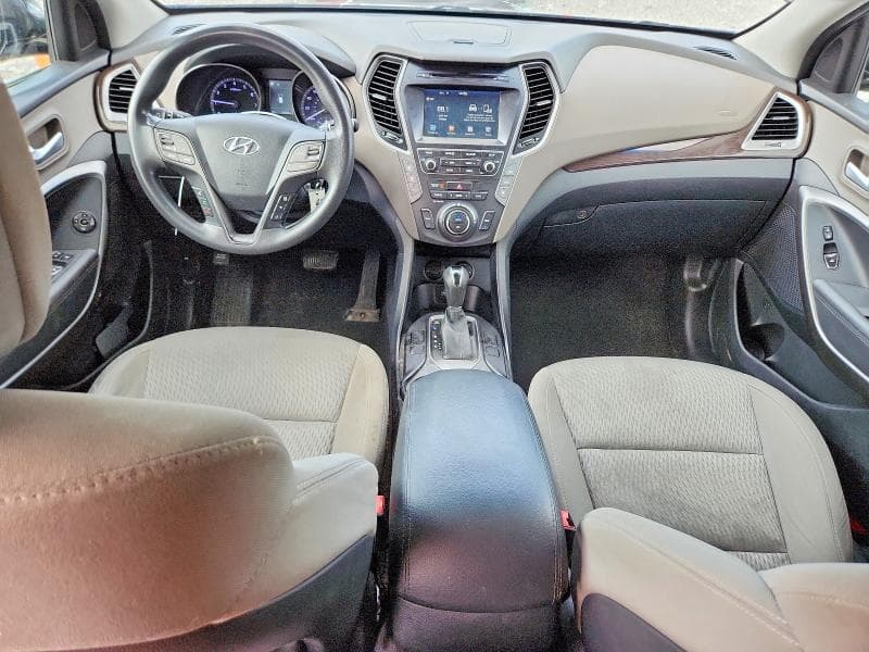2017 HYUNDAI SANTA FE SE 8