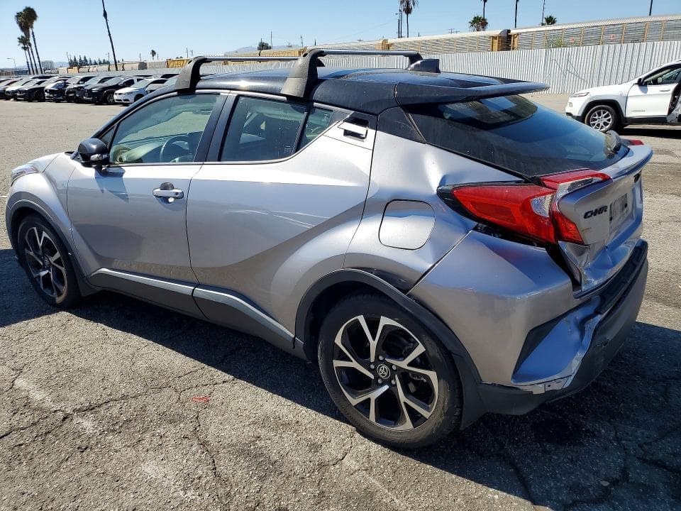 2020 TOYOTA C-HR XLE 2
